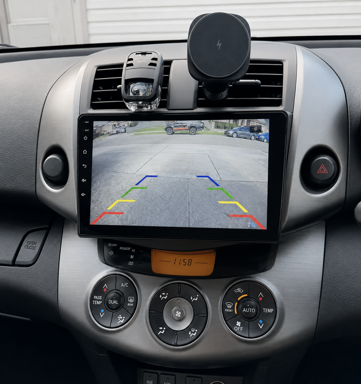 Écran CarPlay/Android Toyota Rav4 (2005-2013) — Écran HD tactile sans fil